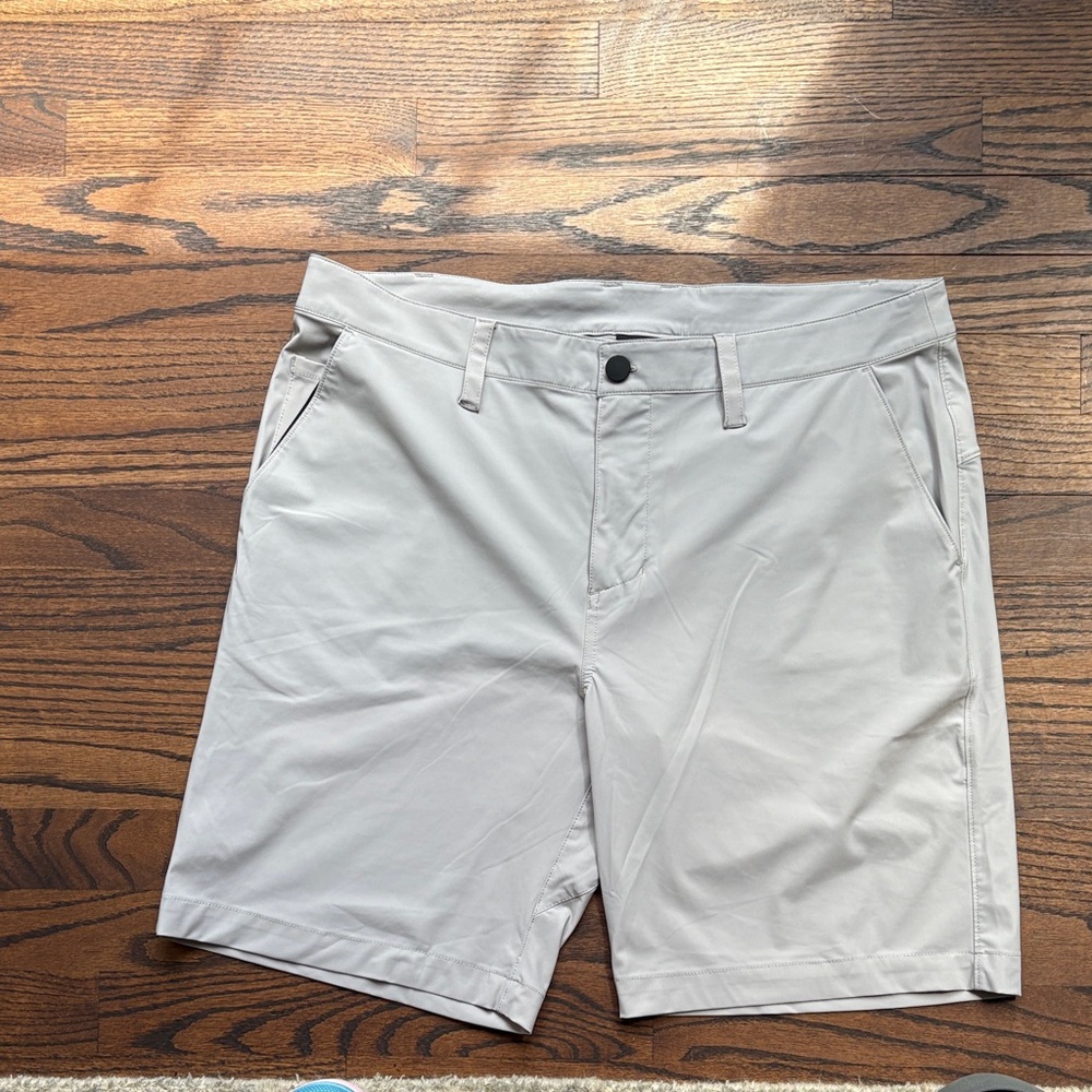Zella Men’s Flat Front Shorts - Light Gray